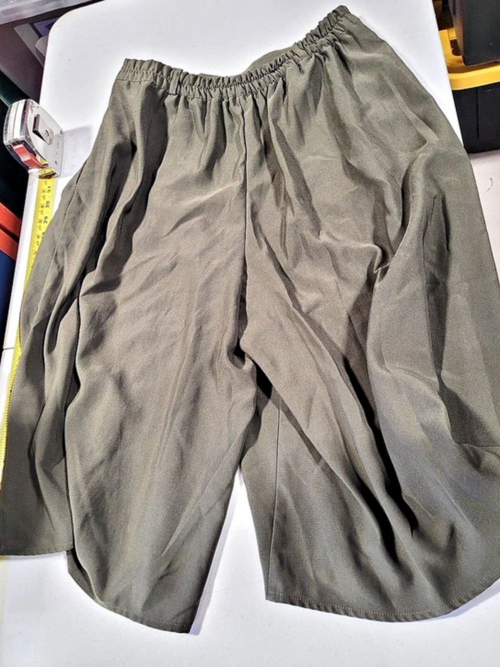 Wide Leg Goucho Style Skirt in Green Size Medium Like New - Picture 3 of 4